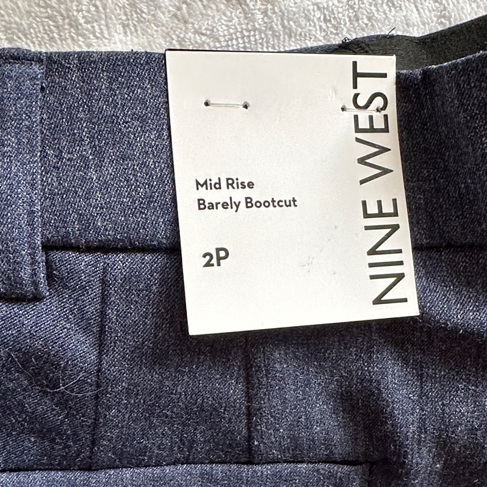 Nine West NWT Dark Navy Women's Dress Pants Mid Rise Barely Bootcut Size 2P - Picture 3 of 5